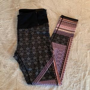 NWT CALIA by Carrie Underwood Graphic Print Leggings M
